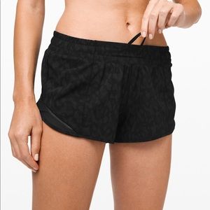 Lululemon Hotty Hot 2.5 Size 4